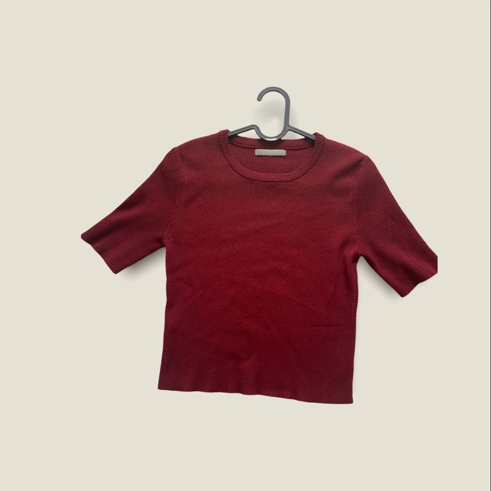 Maroon ribbed medium shirt